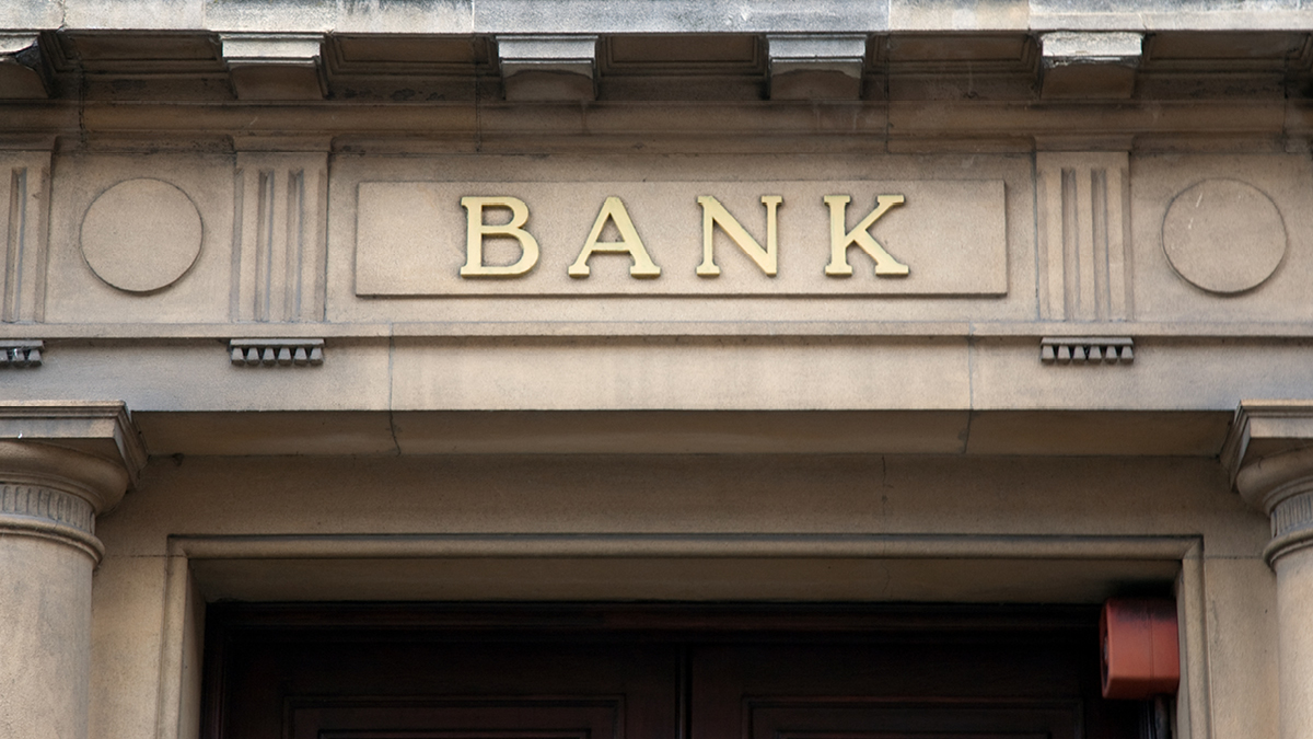 Banks-128318117-Color-1200x675